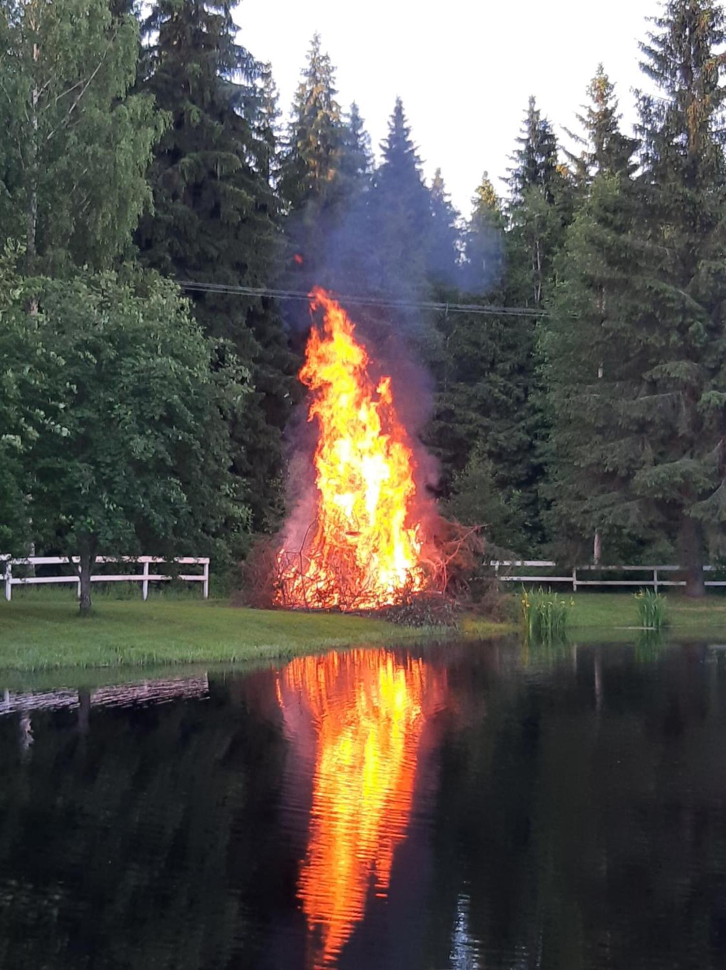 Huhtaniemen Moekkikylae Hotel Veteli Buitenkant foto